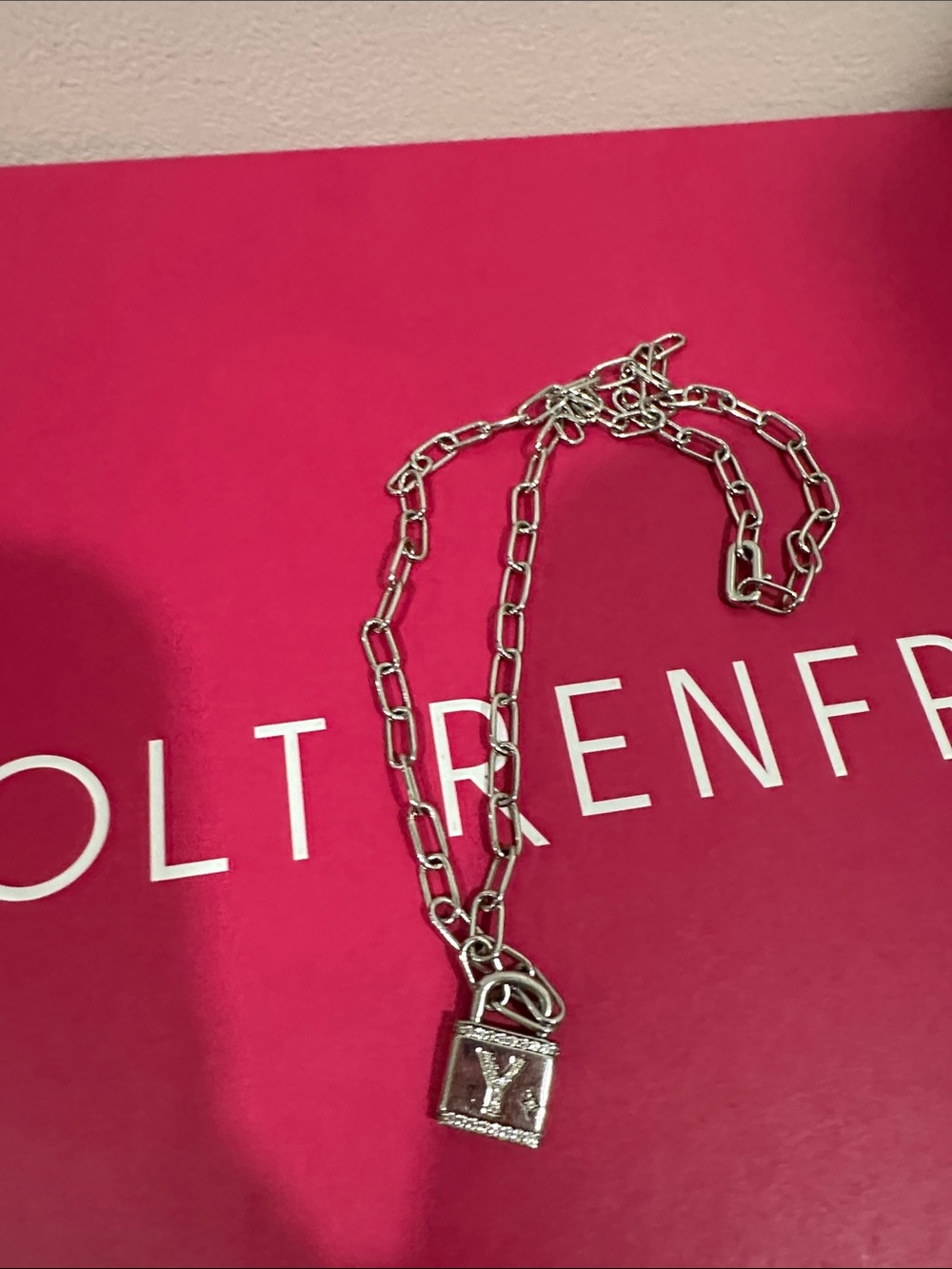 Apm Y lock Necklace